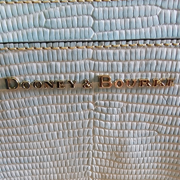 DOONEY & BOURKE Baby Blue Crossbody Bag. EUC. - Picture 3 of 13